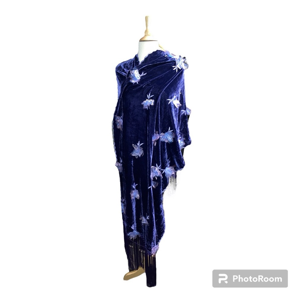 Elegant Blue Velvet Shawl with Floral Accents